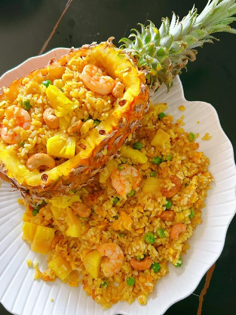 菠萝炒饭：热带风情与味蕾的奇妙邂逅