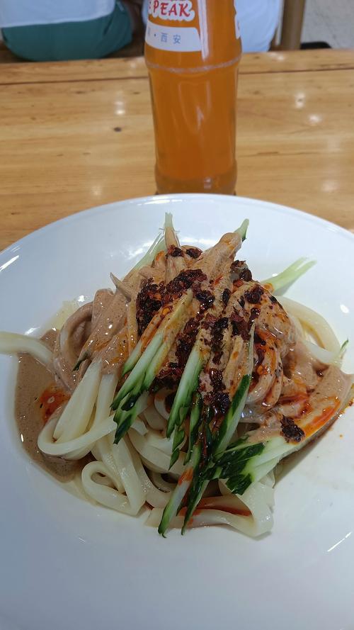 详细阅读:麻酱凉皮:味蕾上的清凉盛宴 麻酱凉皮:味蕾上的清凉盛宴