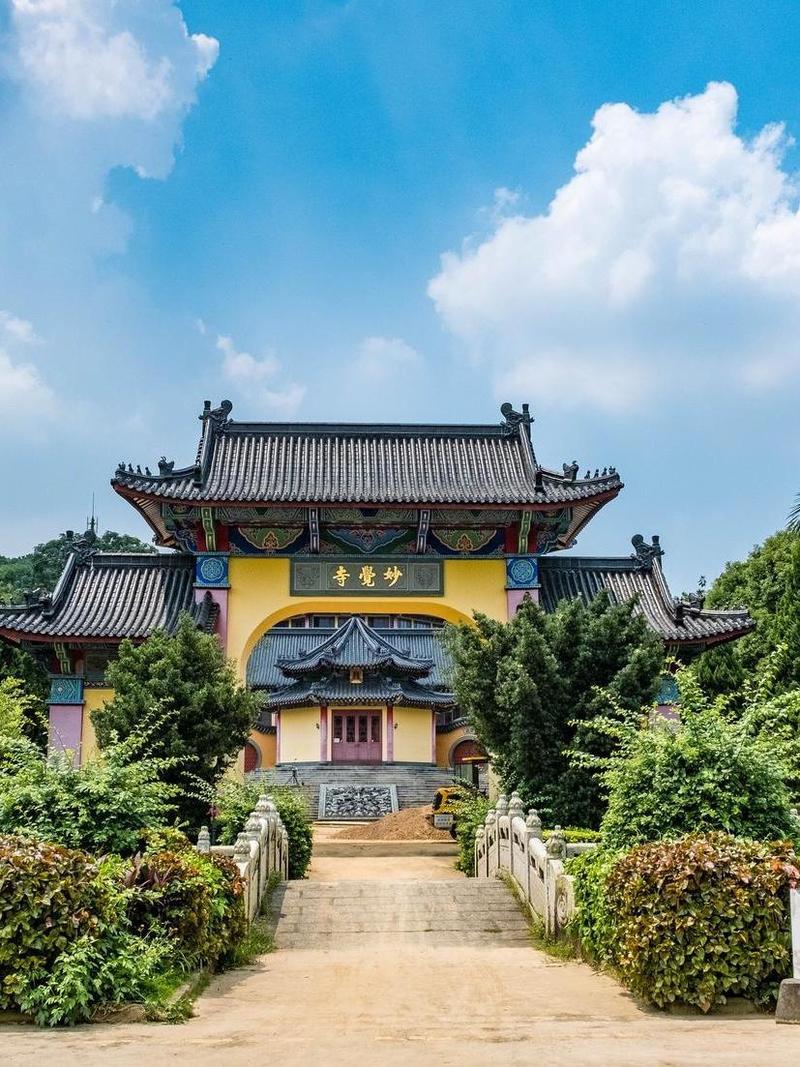 横岗园山风景区：都市旁的自然绿洲与休闲胜地