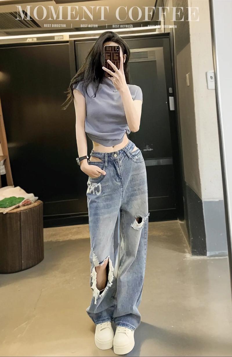 裤脚破洞时尚穿搭：个性潮流的点睛之笔