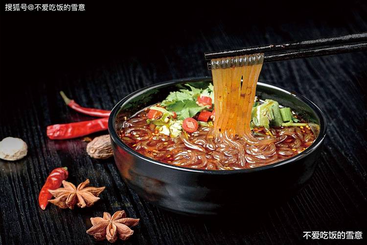 酸辣粉：舌尖上的热辣风情