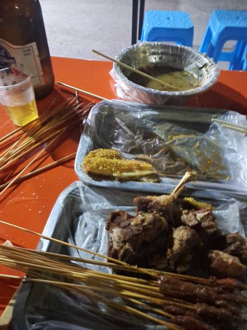 夜宵：舌尖上的深夜慰藉