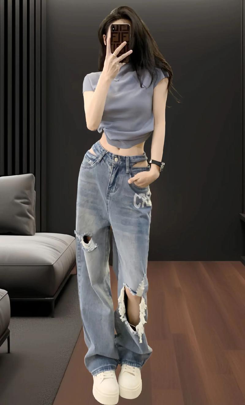 破洞时尚穿搭：个性与潮流的完美交融