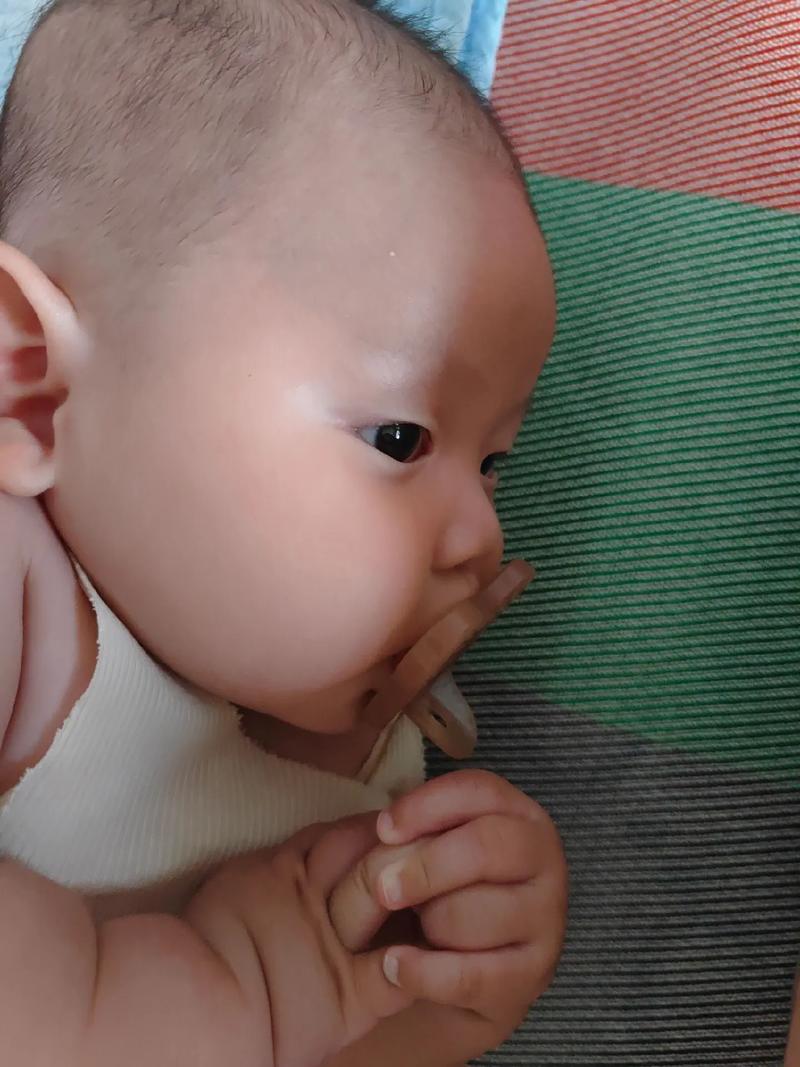 安抚奶嘴：婴儿的“心灵慰藉”，你用对了吗？