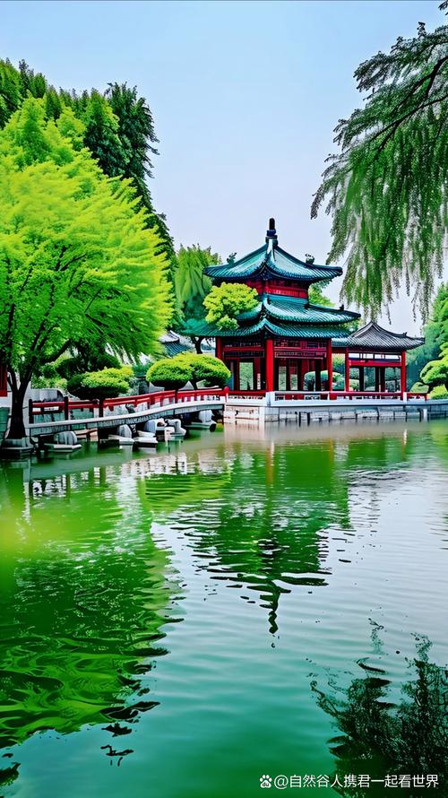 北海公园：穿越时空的皇家园林之旅