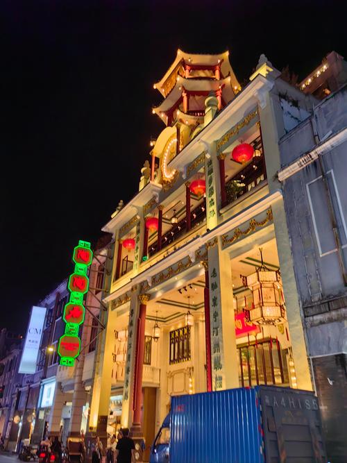 上下九步行街：广州的市井烟火与历史印记