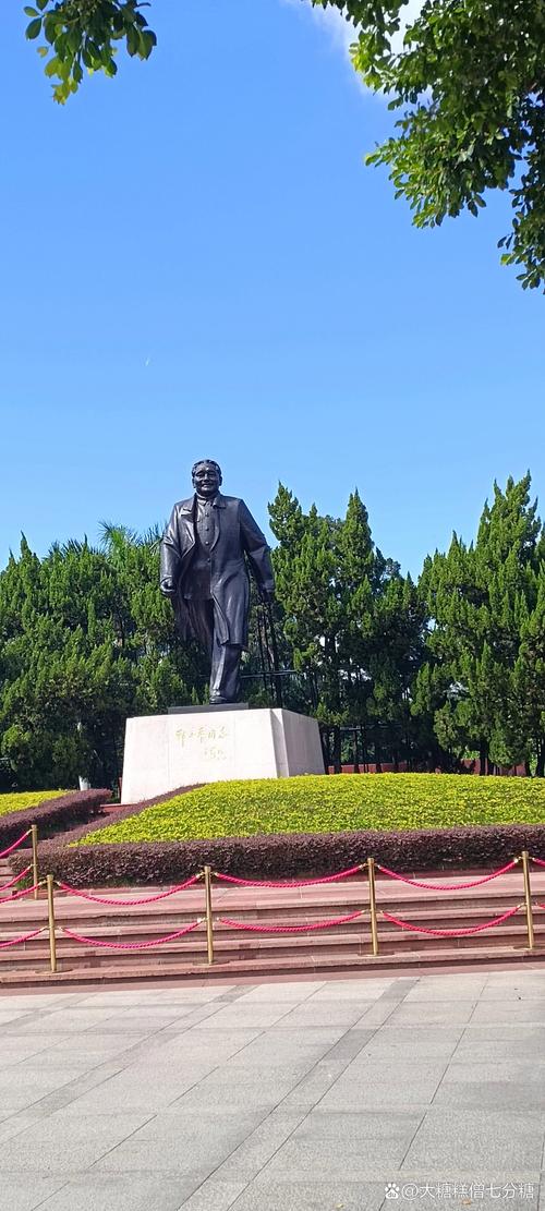 探秘莲花山公园：自然与人文交织的瑰宝