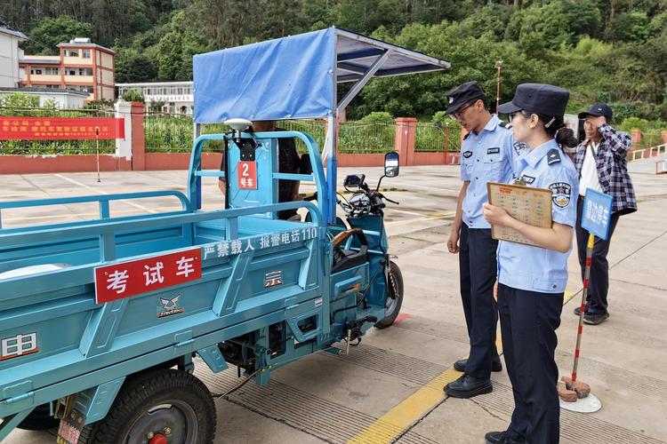 汽车前方碰撞预警：守护行车安全的重要防线