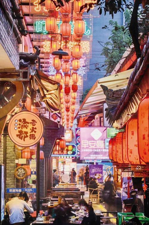 望平街：历史与现代交织的成都记忆