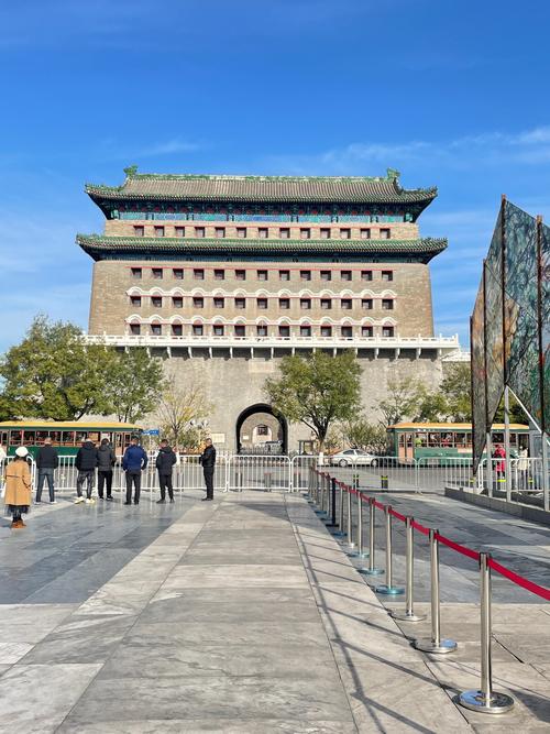 正阳门及箭楼：老北京中轴线的璀璨明珠