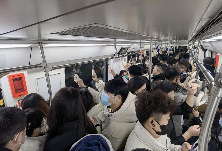 地铁拥挤程度：城市脉搏的律动与挑战
