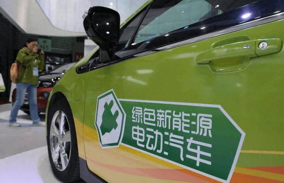 电动汽车：绿色出行，智能未来的新选择
