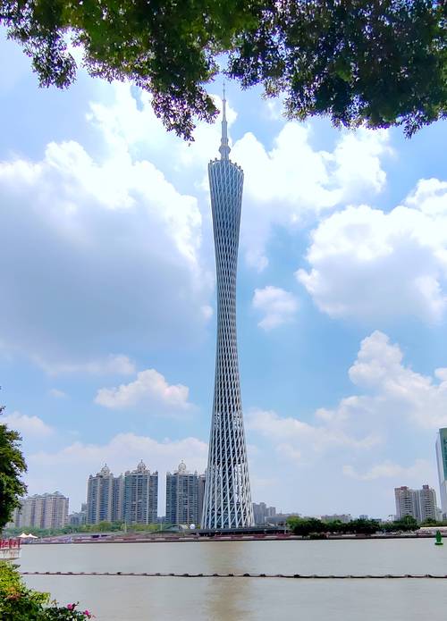 《羊城之巅的璀璨明珠——广州塔》