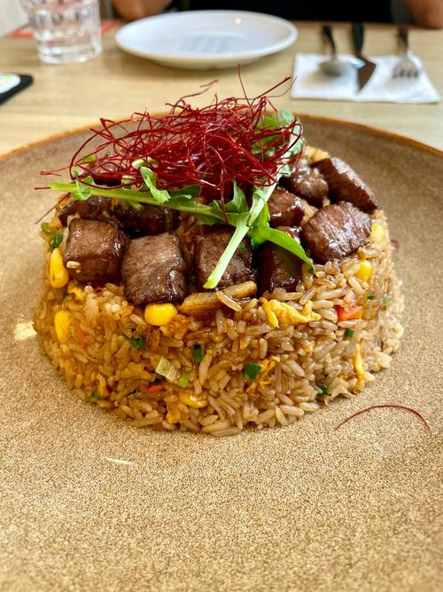 炒饭：舌尖上的家常温情与多元风情