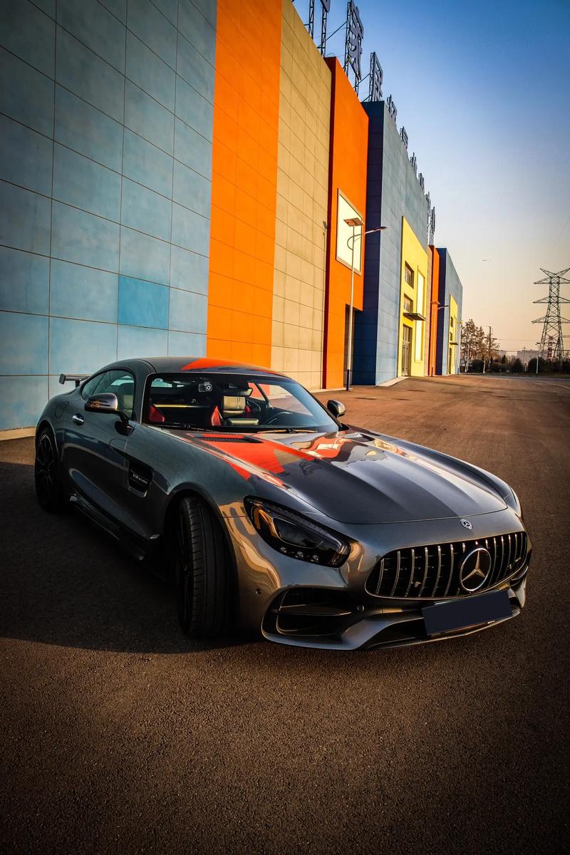 奔驰AMG GT：高性能跑车的卓越典范