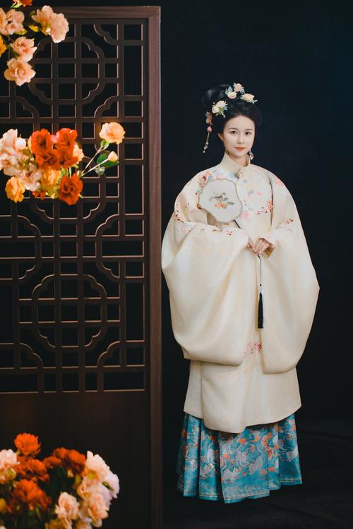 明制汉服穿搭：穿越时光的古典之美