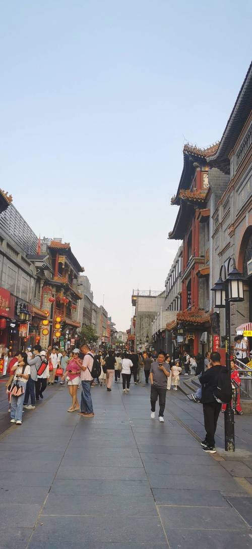 大栅栏：历史与现代交织的北京商业街