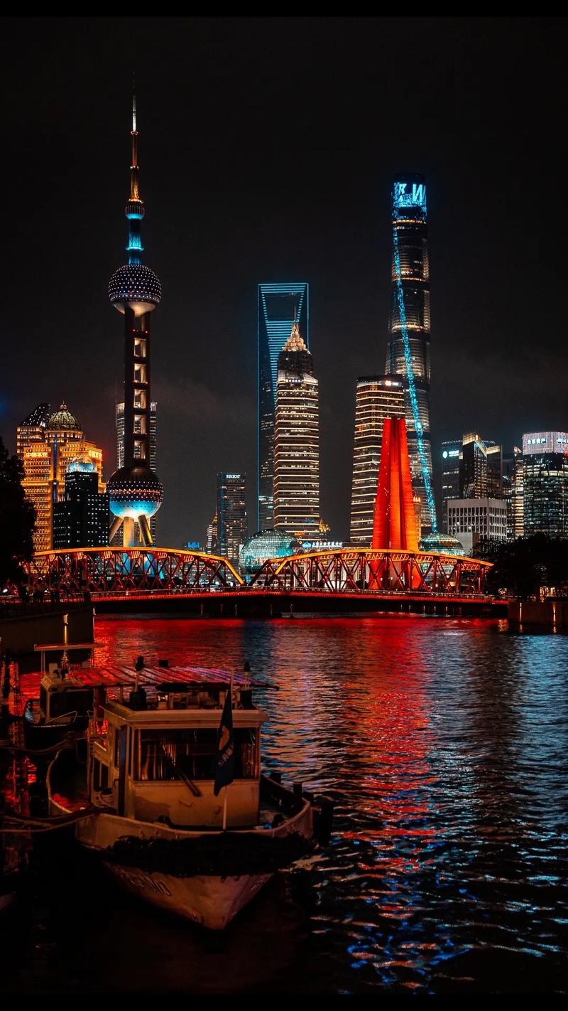 漫步上海外滩：邂逅魔都的璀璨风情