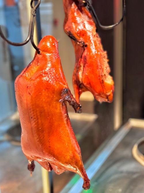 详细阅读:烤鸭:美食界的璀璨明珠 烤鸭:美食界的璀璨明珠