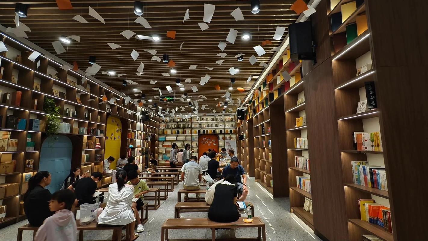 宝安书城：城市文化绿洲，知识海洋之畔的知识灯塔