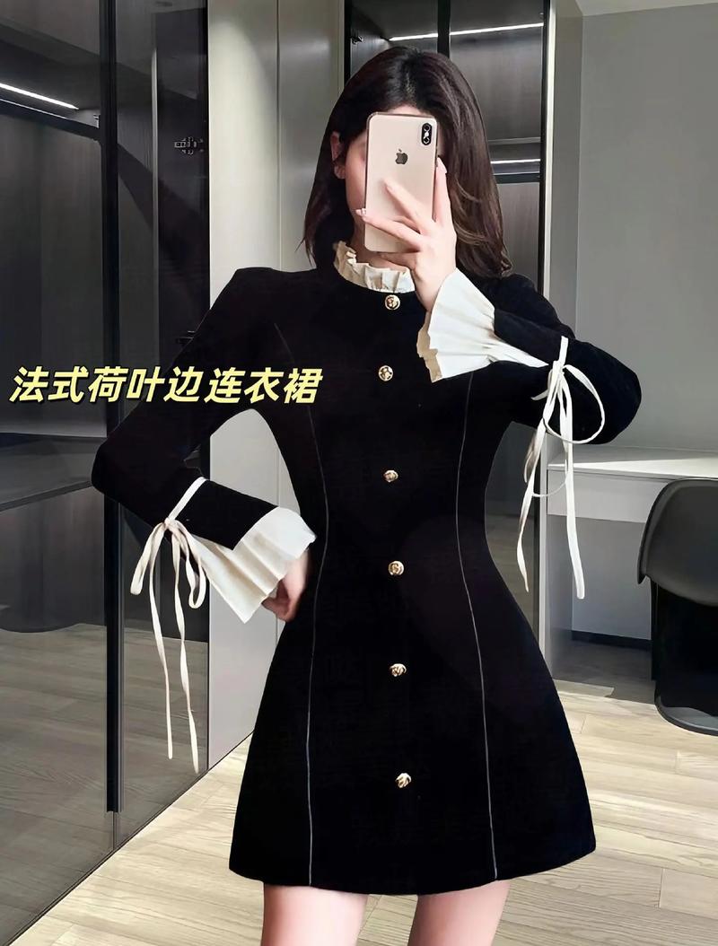 详细阅读:袖口荷叶边,时尚穿搭里的浪漫诗篇 袖口荷叶边,时尚穿搭里的浪漫诗篇