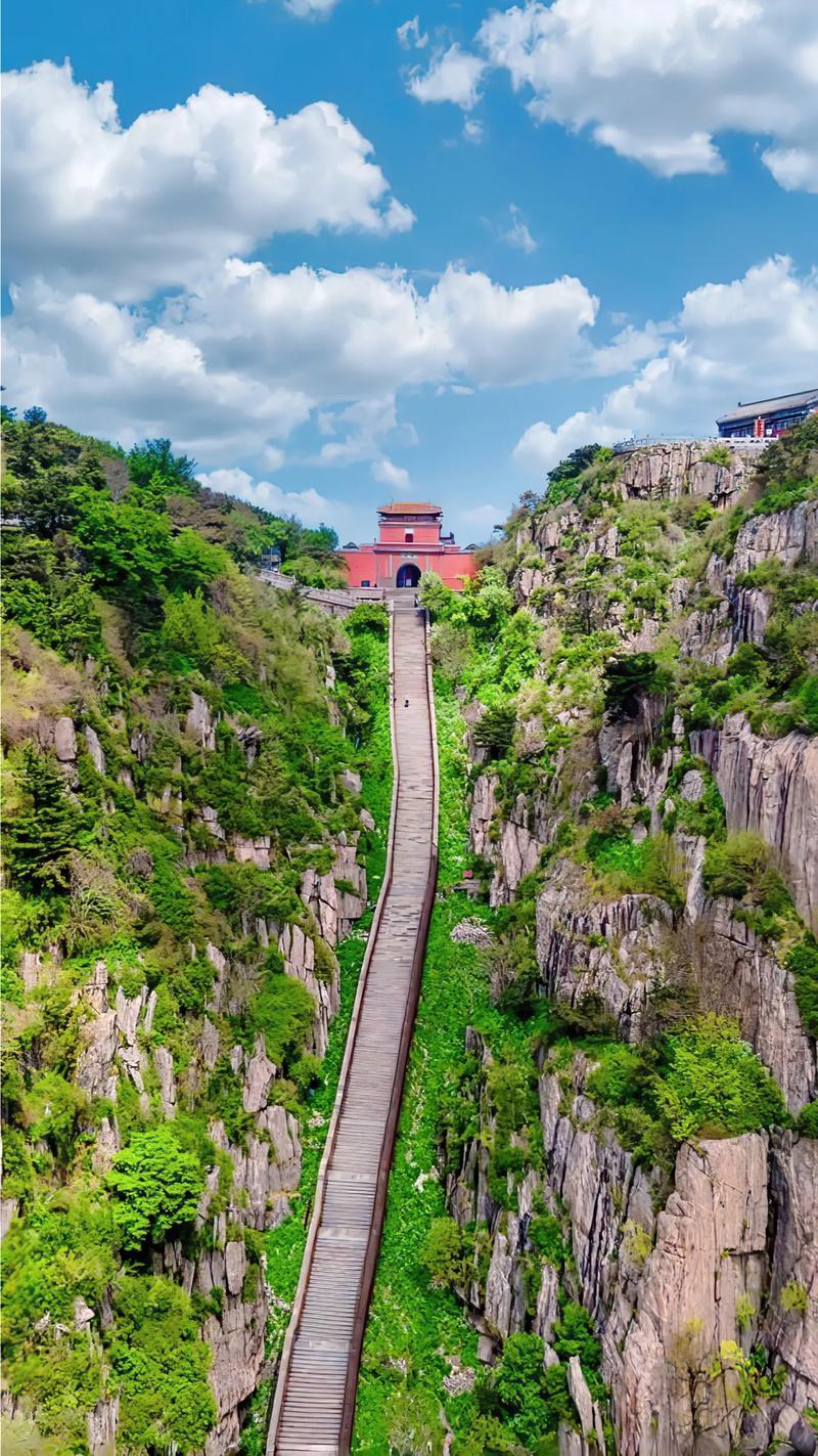 泰山登顶攻略：攀登五岳之首，领略壮丽风光