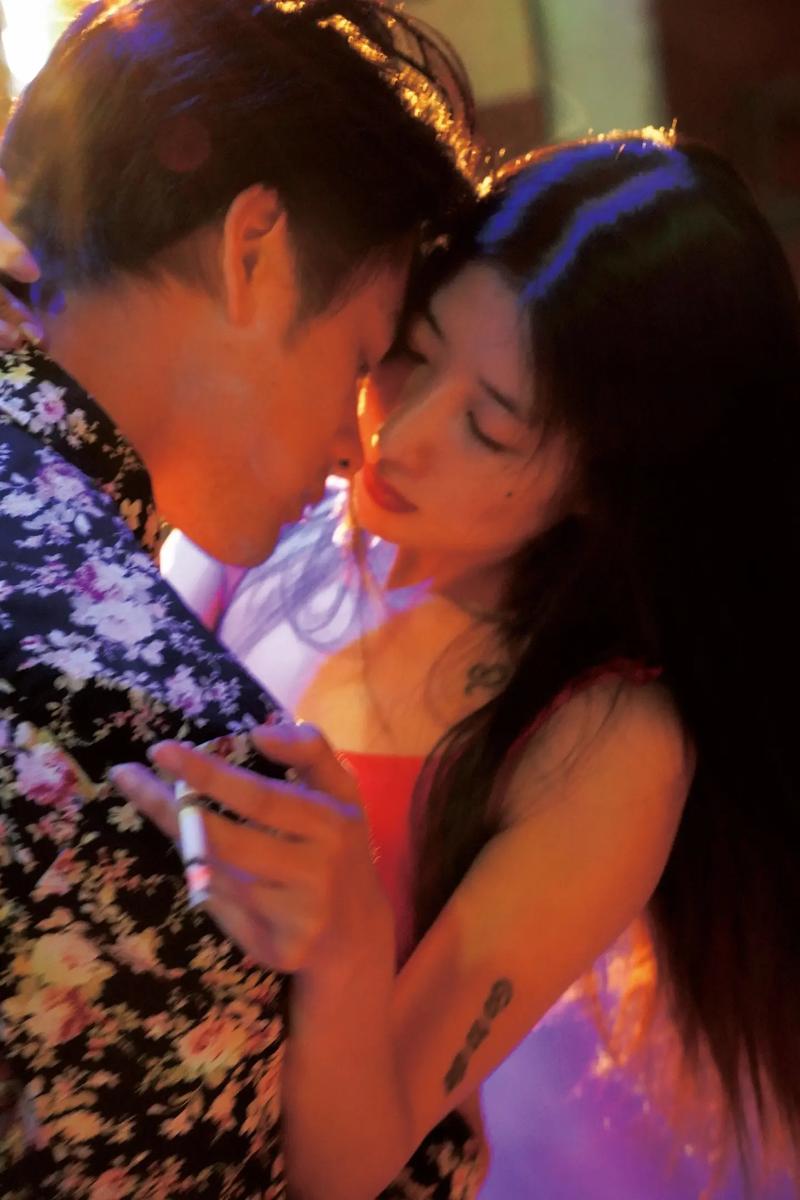 详细阅读:恋爱中暧昧氛围:那一抹心动的微妙情愫 恋爱中暧昧氛围:那一抹心动的微妙情愫