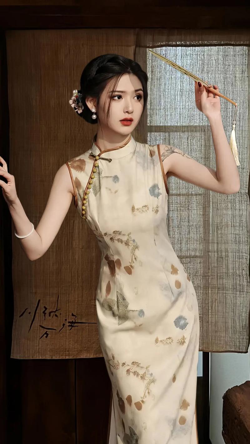 旗袍穿搭全攻略，尽显东方雅韵