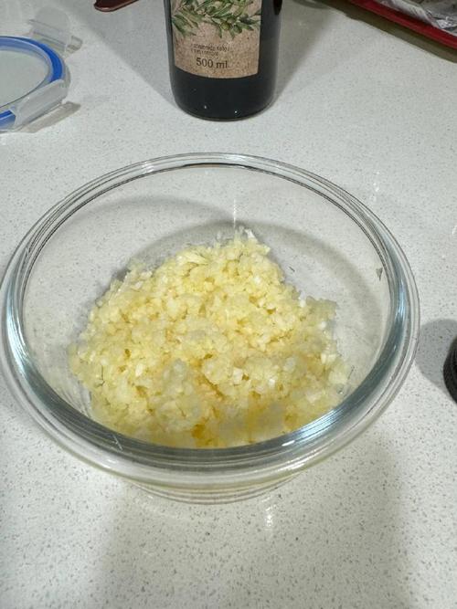 蒜末：平凡中的调味精灵