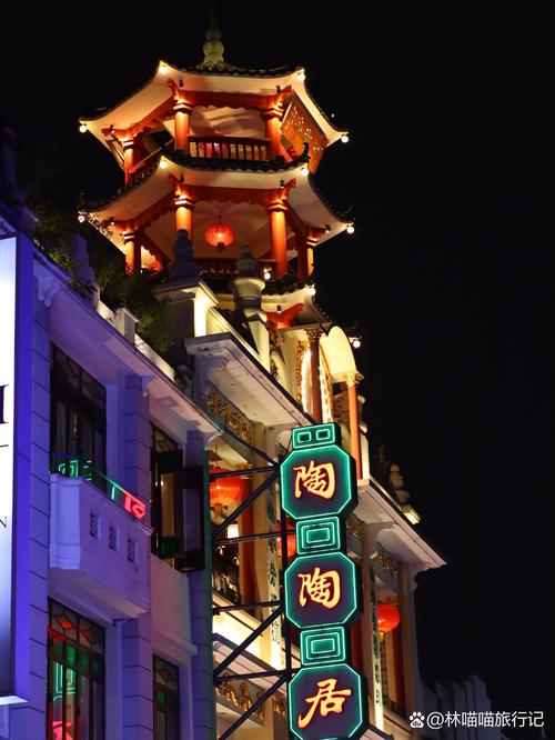 上下九步行街：广州的历史文化名片与繁华商业中心