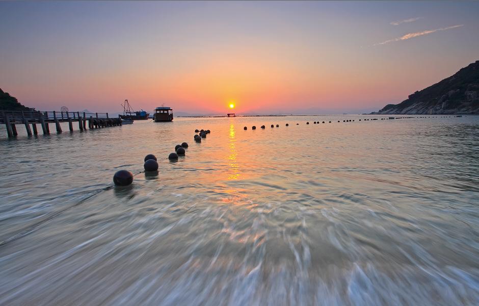 鹅公湾：自然与人文交织的海滨乐章
