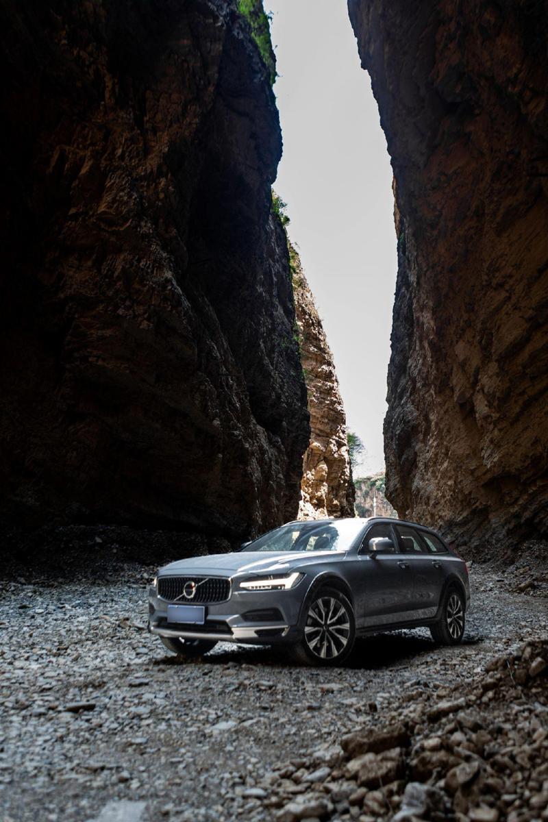 沃尔沃 V90 Cross Country：豪华与实用完美融合的典范