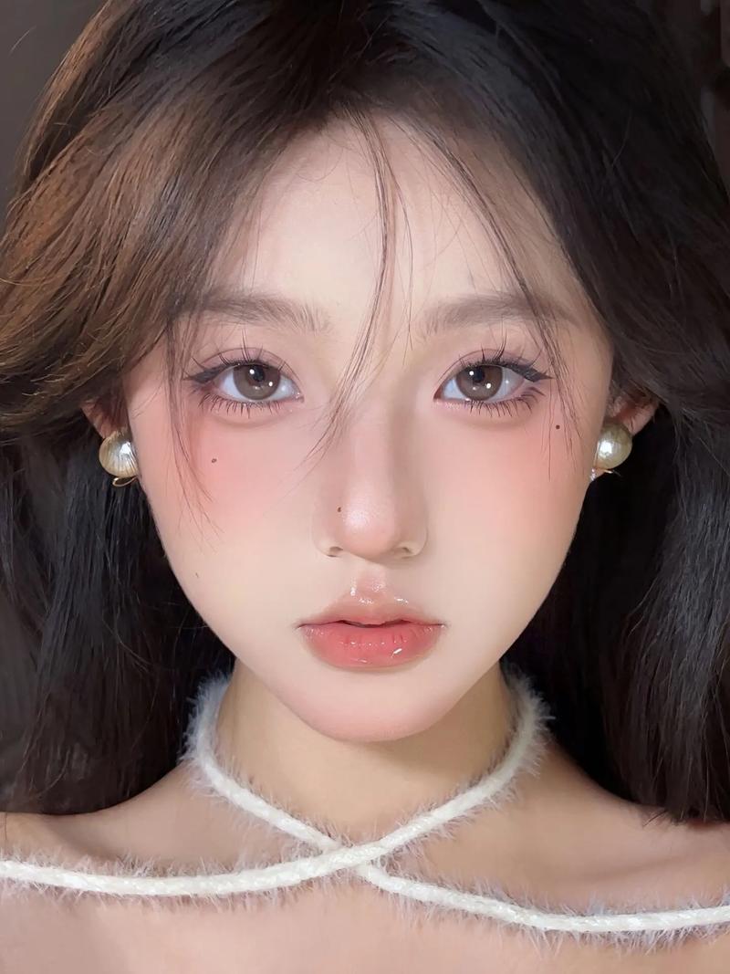 腮红显色均匀：妆容魅力的关键要素