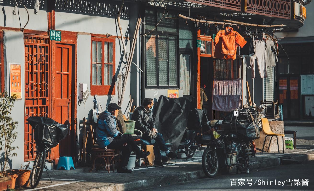 西华路：岁月长卷中的市井烟火与时代回响