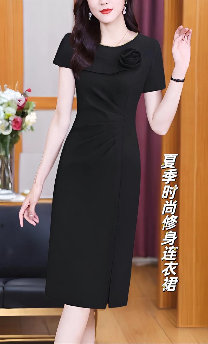 裙摆开叉：时尚密码的灵动演绎