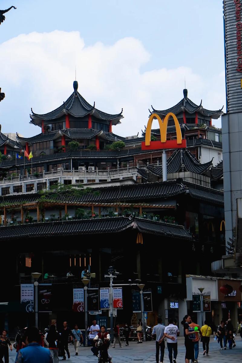东门老街：深圳的历史与现代交汇之地