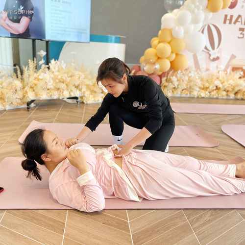 产后护理与瑜伽：助力宝妈身心焕新