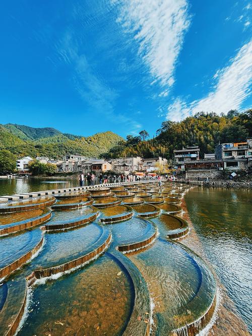 拾光山丘：时光里的诗意栖居