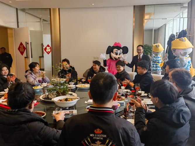 家庭聚会活动：共享温馨时光，共筑美好回忆
