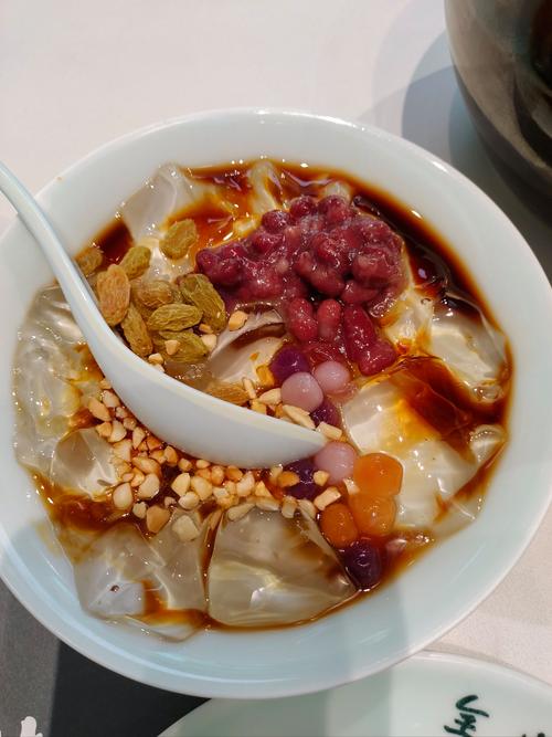 详细阅读:冰粉:舌尖上的清凉盛宴,从传统到创新的美味传奇 冰粉:舌尖上的清凉盛宴,从传统到创新的美味传奇