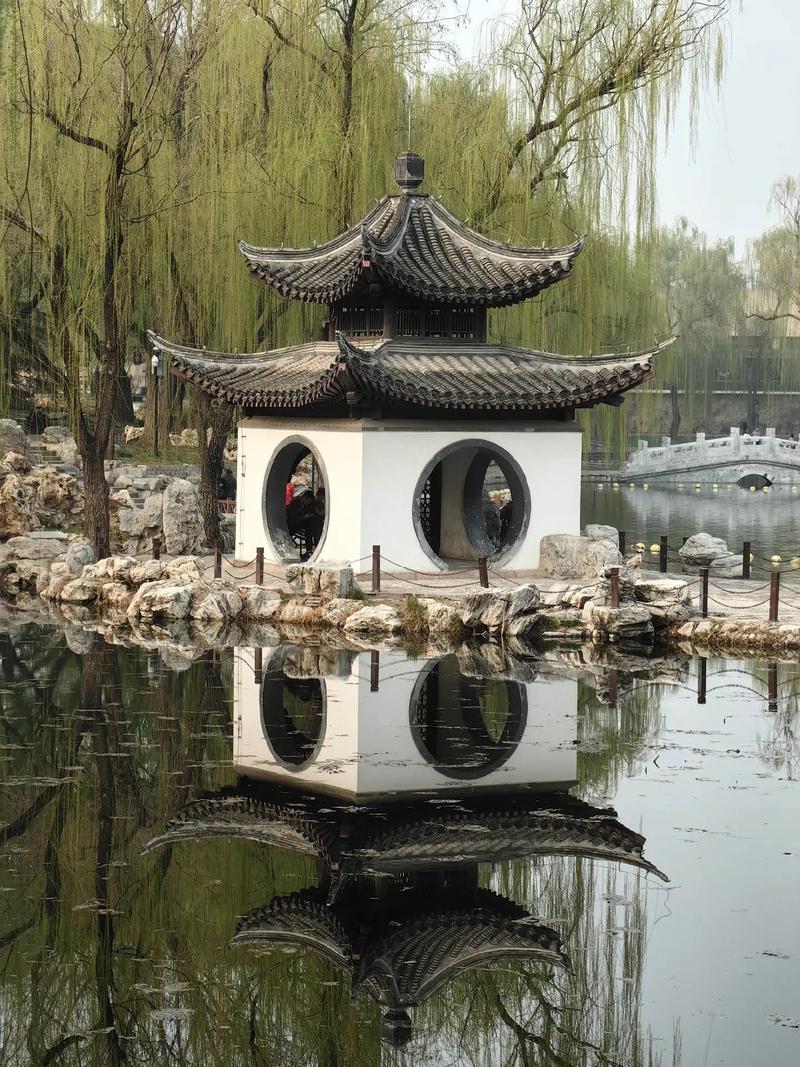 详细阅读:陶然亭公园:历史与自然交织的文化名园 陶然亭公园:历史与自然交织的文化名园