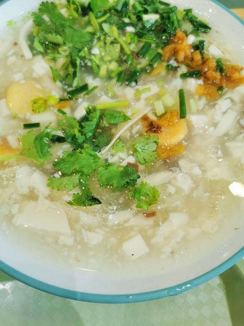 豆腐汤：舌尖上的温润时光，味蕾的慰藉之旅