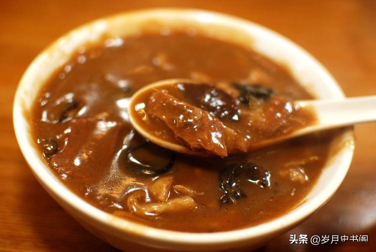 胡辣汤：中原大地的味蕾传奇