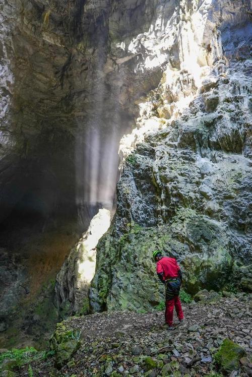 详细阅读:峡谷探秘之旅:勇闯自然奇观的冒险征程 峡谷探秘之旅:勇闯自然奇观的冒险征程