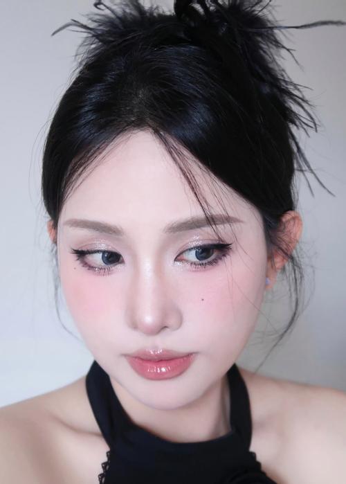 眉妆精致度：点亮双眸的点睛之笔