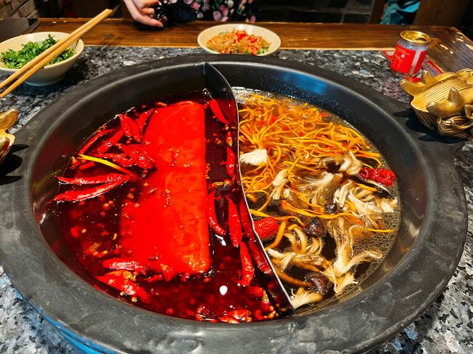 火锅：热辣鲜香中的人间至味与情感纽带