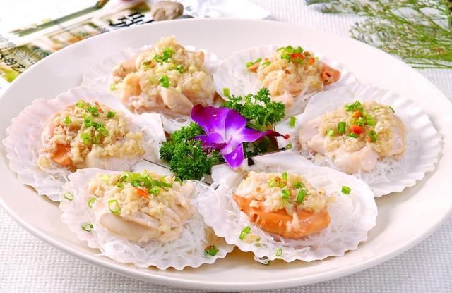 蒜蓉粉丝蒸扇贝：舌尖上的鲜香海味盛宴