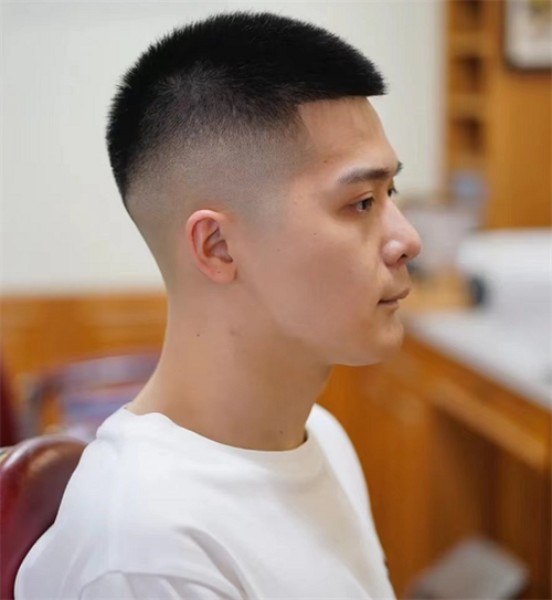 寸头发型：时尚与个性的完美融合
