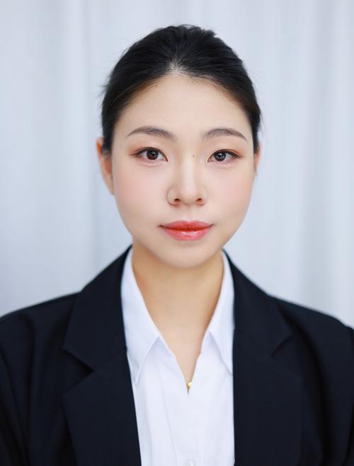 详细阅读:职场妆容要点:打造专业自信形象的秘诀 职场妆容要点:打造专业自信形象的秘诀