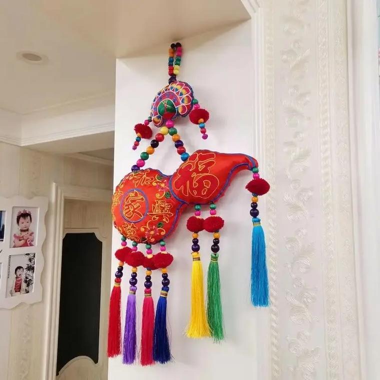 刺绣搭配,刺绣搭配的小饰品有哪些